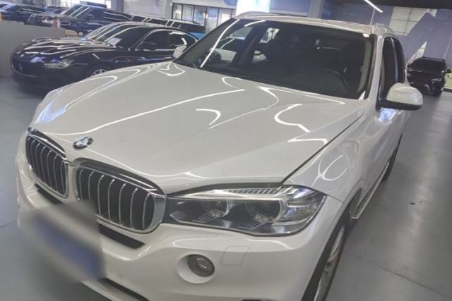 BMW X5 2017 xDrive28i مستعملة