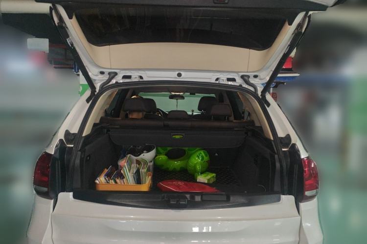 Used BMW X5 2017 xDrive28i Trunk