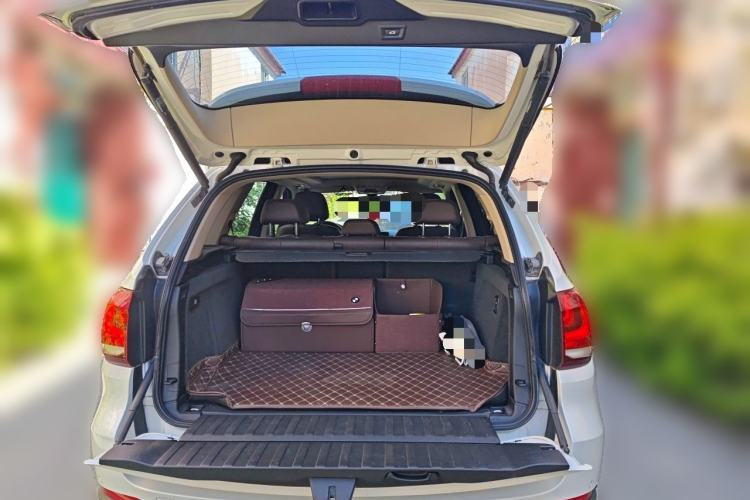 Used BMW X5 2017 xDrive28i Trunk