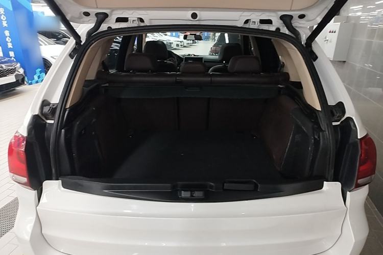 Used BMW X5 2017 xDrive28i Trunk