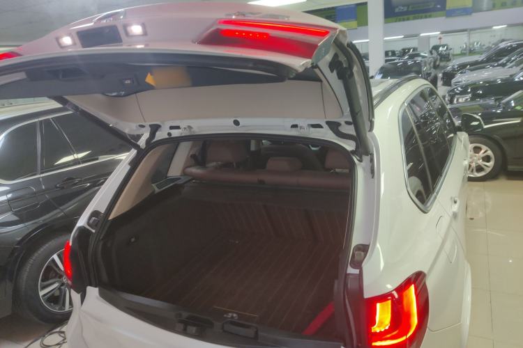 Used BMW X5 2017 xDrive35i Elegant Edition Trunk