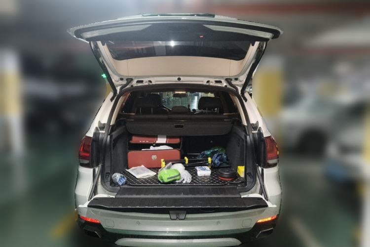 Used BMW X5 2017 xDrive35i Elegant Edition Trunk