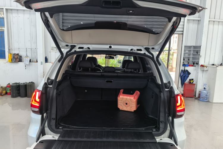 Used BMW X5 2017 xDrive35i Elegant Edition Trunk