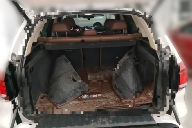 Used BMW X5  Trunk