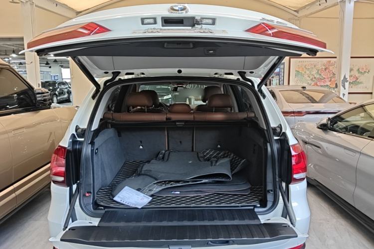 Used BMW X5 2017 xDrive35i Middle East Trunk