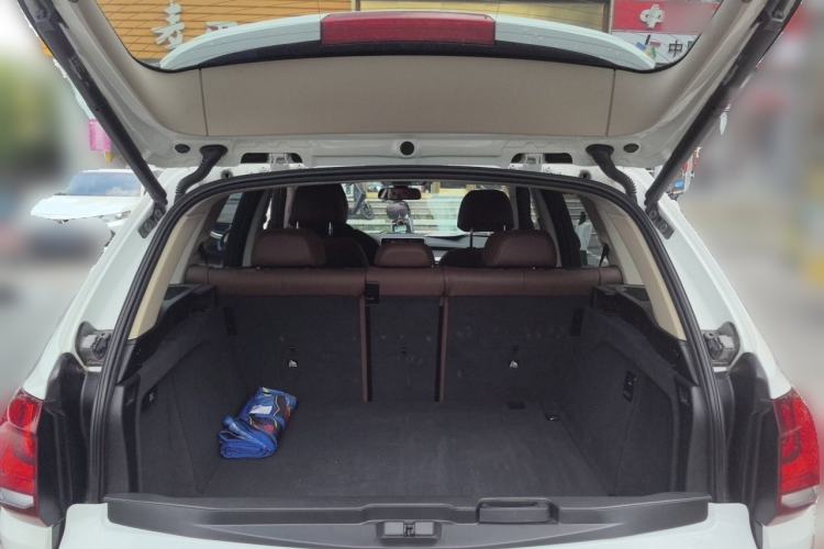 Used BMW X5 2017 xDrive35i Elegant Edition Trunk
