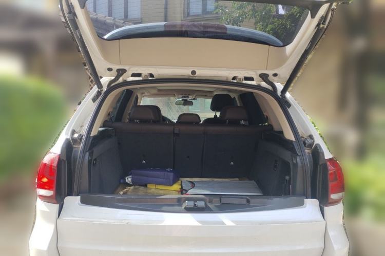 Used BMW X5 2017 xDrive28i Trunk