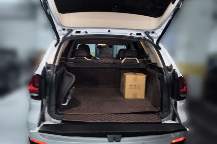 Used BMW X5 2017 xDrive35i Elegant Edition Trunk