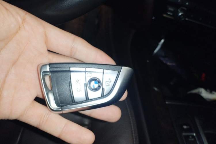 Used BMW X5 2017 xDrive28i Vehicle Key