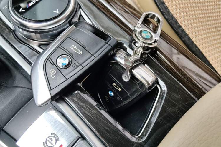 Used BMW X5  Vehicle Key