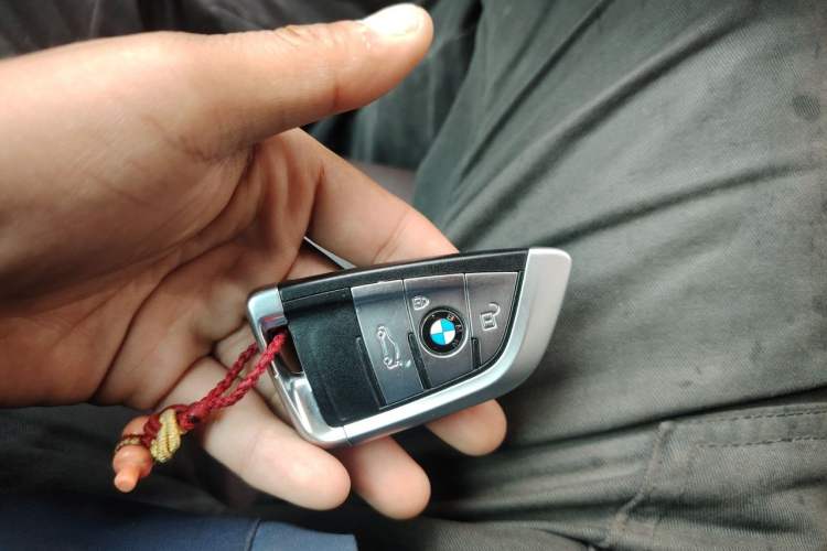 Used BMW X5 2017 xDrive28i Vehicle Key