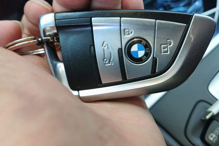 Used BMW X5 2017 xDrive28i Vehicle Key