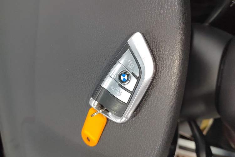 Used BMW X5 2017 xDrive28i Vehicle Key