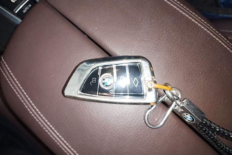 Used BMW X5 2017 xDrive28i Vehicle Key