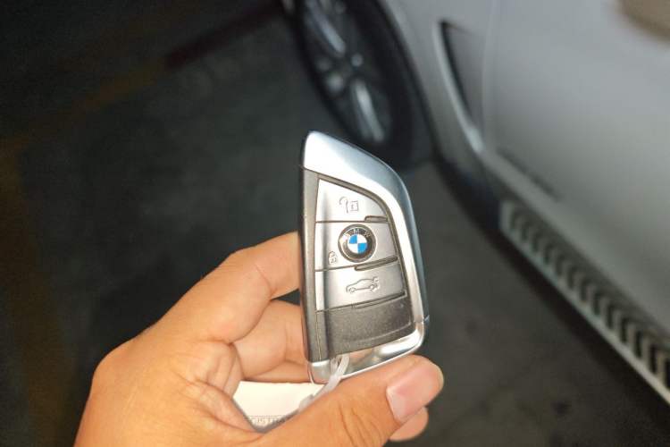 Used BMW X5 2017 xDrive28i Vehicle Key