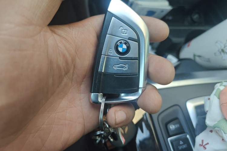 Used BMW X5 2017 xDrive28i Vehicle Key