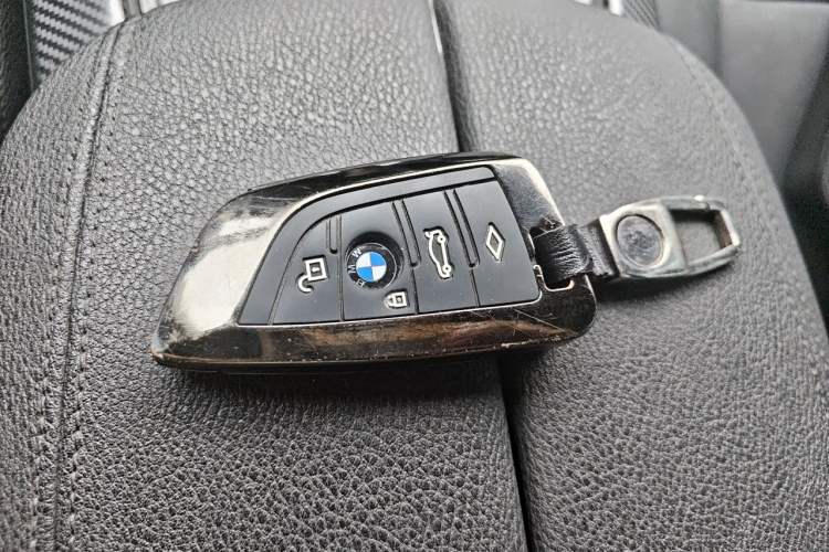 Used BMW X5  Vehicle Key