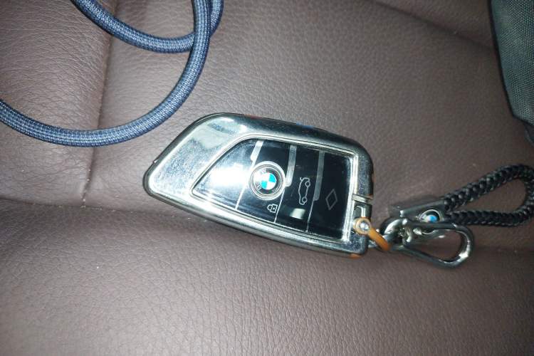 Used BMW X5 2017 xDrive28i Vehicle Key