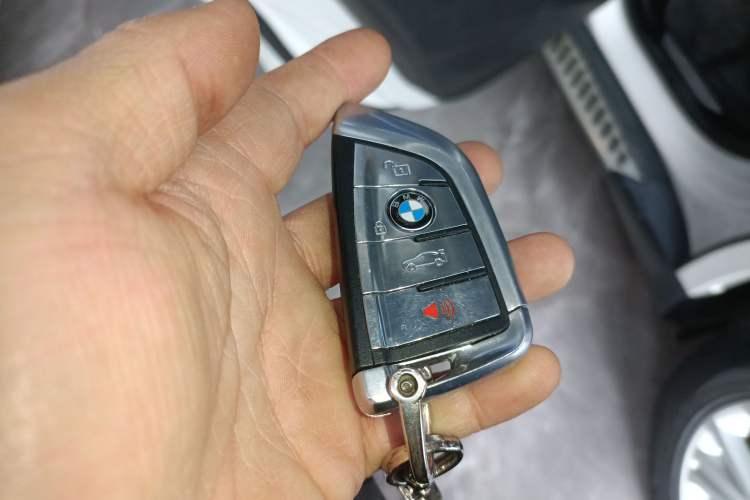 Used BMW X5 2017 xDrive28i Vehicle Key