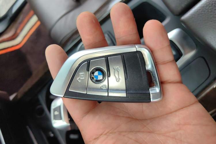 Used BMW X5 2017 xDrive28i Vehicle Key