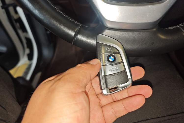 Used BMW X5 2017 xDrive28i Vehicle Key