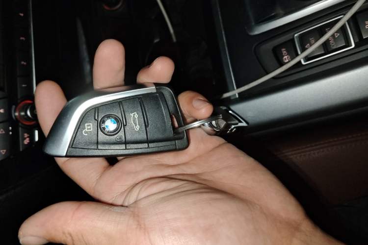 Used BMW X5  Vehicle Key