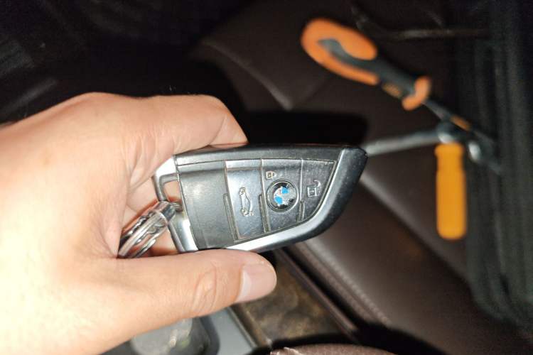 Used BMW X5 2017 xDrive28i Vehicle Key