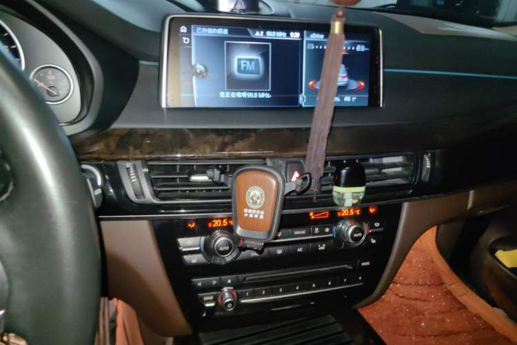 Used BMW X5 2017 xDrive28i Audio And AC Panel