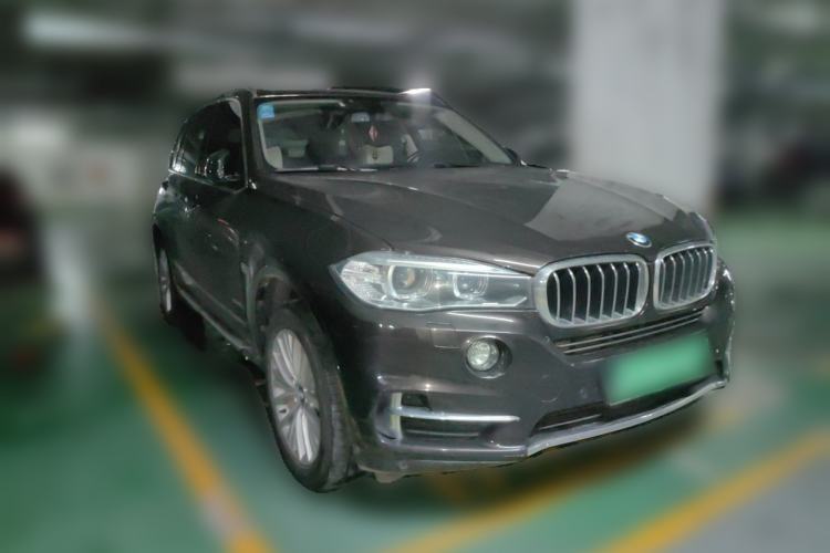 Used BMW X5 2017 xDrive28i Front Right 45 Deg