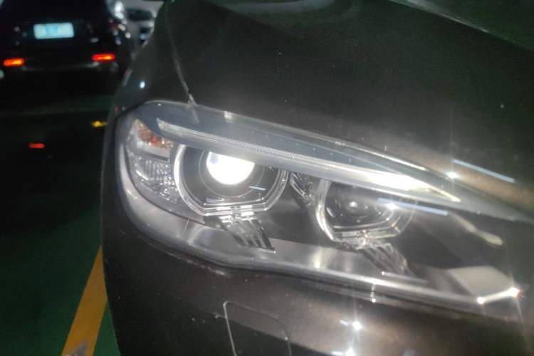 Used BMW X5 2017 xDrive28i Right Front Headlight