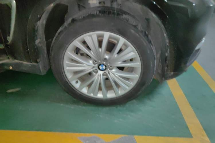 Used BMW X5 2017 xDrive28i Right Front Wheel Hub
