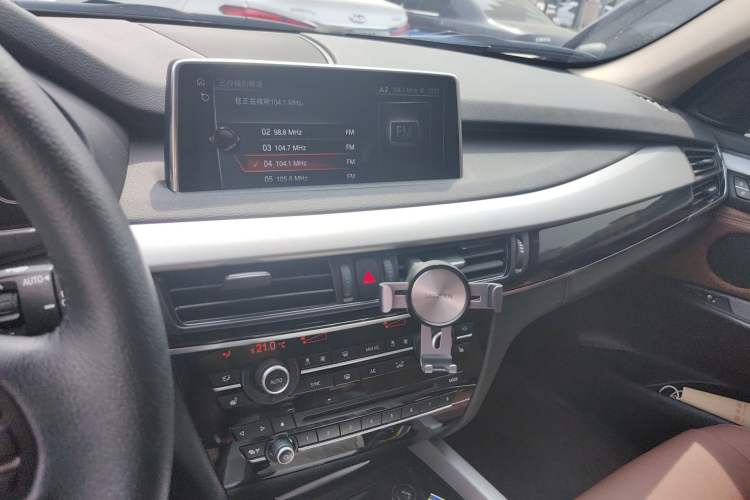 Used BMW X5  Audio And AC Panel