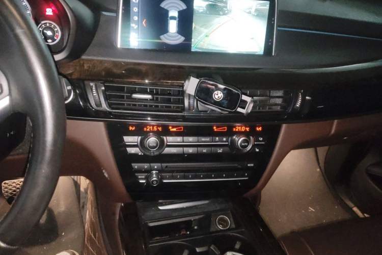 Used BMW X5 2018 xDrive28i Audio And AC Panel