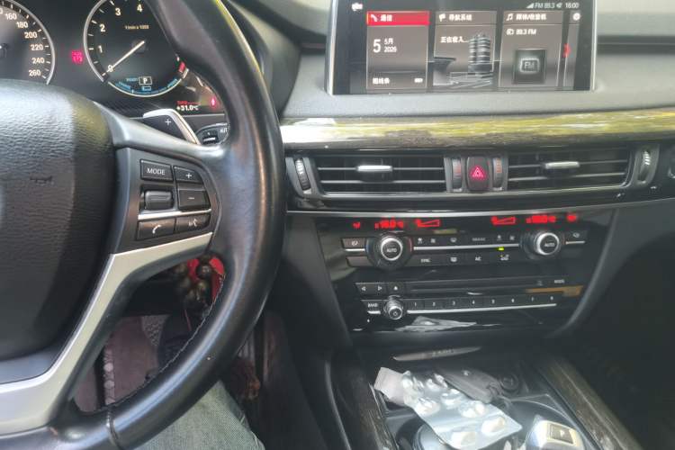 Used BMW X5 2018 xDrive28i Audio And AC Panel