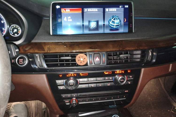 Used BMW X5 2018 xDrive35i Elegant Edition Audio And AC Panel