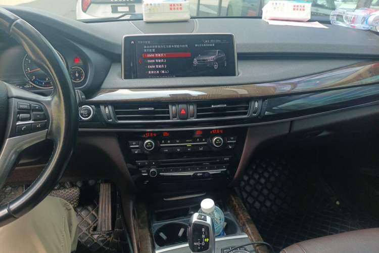 Used BMW X5 2018 xDrive28i Audio And AC Panel