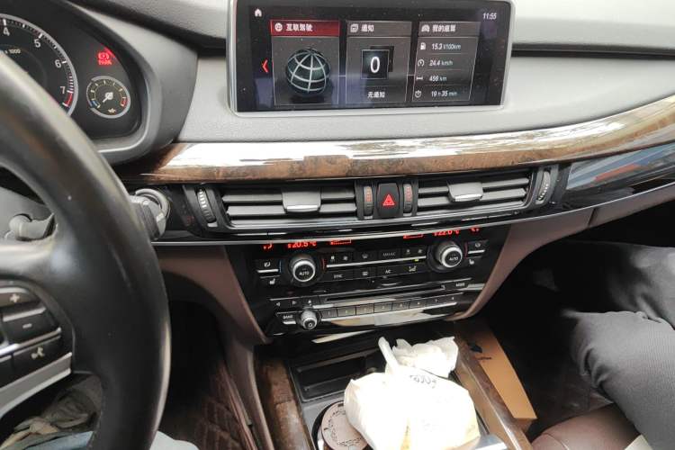 Used BMW X5 2018 xDrive28i Audio And AC Panel