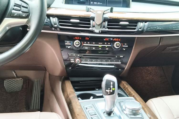 Used BMW X5 2018 xDrive35i Elegant Edition Audio And AC Panel
