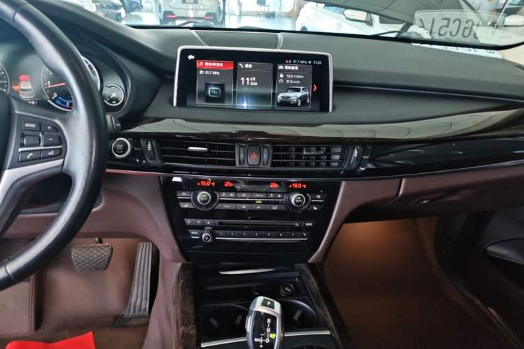 Used BMW X5 2018 xDrive28i Audio And AC Panel