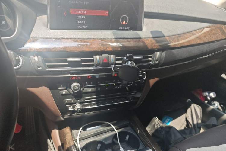 Used BMW X5 2018 xDrive28i Audio And AC Panel