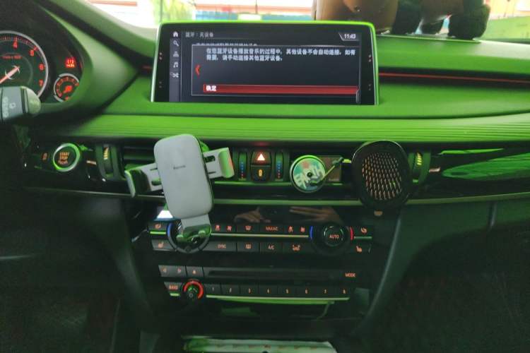 Used BMW X5  Audio And AC Panel