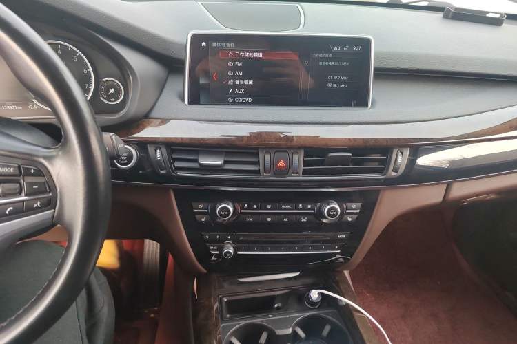 Used BMW X5 2018 xDrive28i Audio And AC Panel