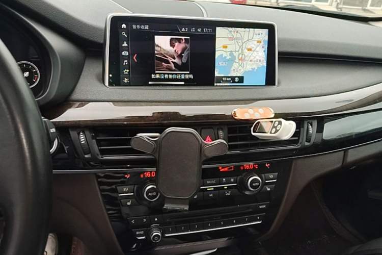Used BMW X5 2018 xDrive28i Audio And AC Panel