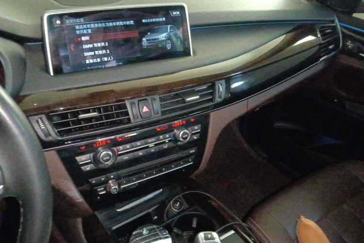 Used BMW X5 2018 xDrive28i Audio And AC Panel