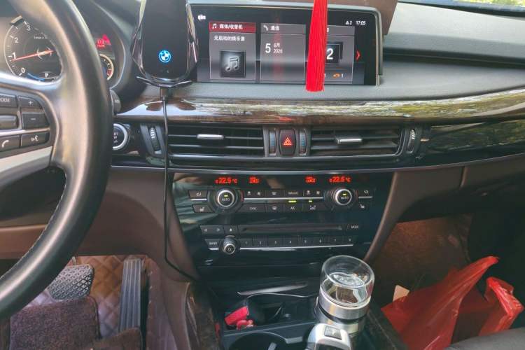 Used BMW X5 2018 xDrive28i Audio And AC Panel