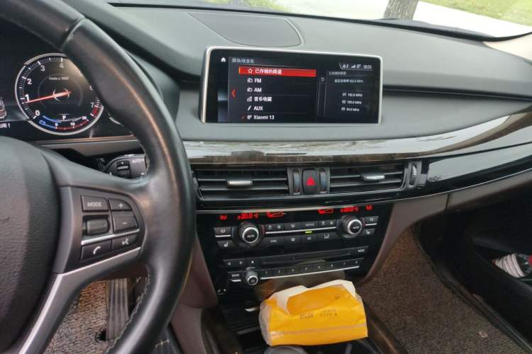 Used BMW X5 2018 xDrive28i Audio And AC Panel