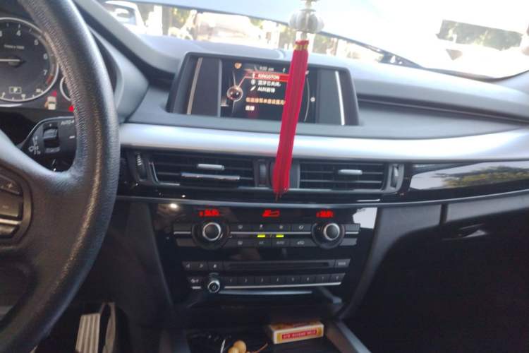 Used BMW X5  Audio And AC Panel