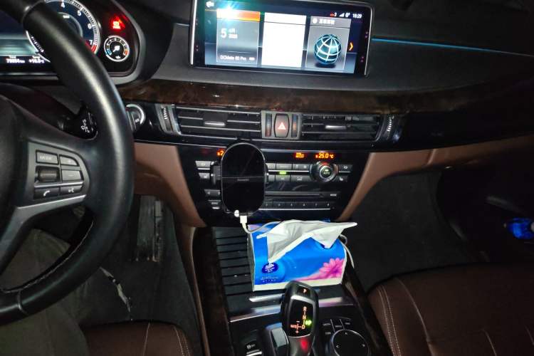Used BMW X5 2018 xDrive28i Audio And AC Panel