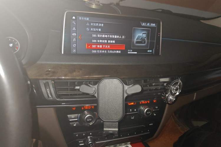 Used BMW X5 2018 xDrive28i Audio And AC Panel