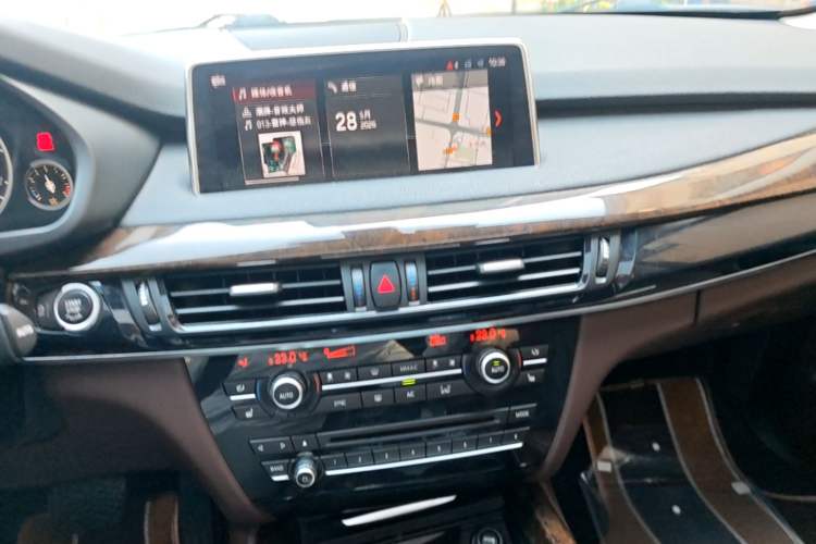 Used BMW X5 2018 xDrive28i Audio And AC Panel